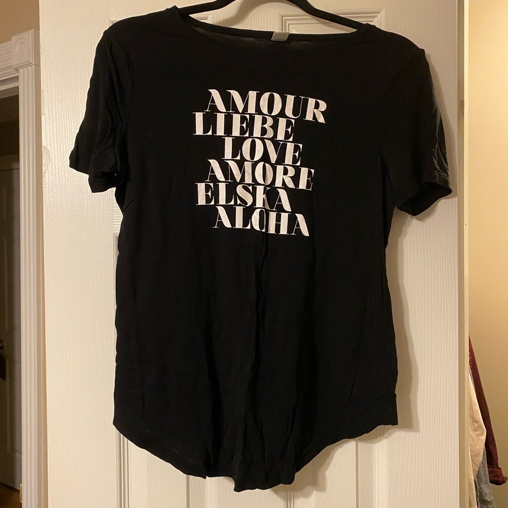 Old navy T-shirt